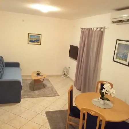 Ana Apartman