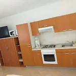 Ana *