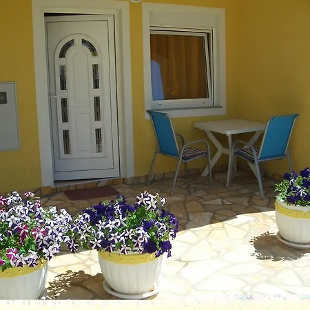 Ana Apartment *