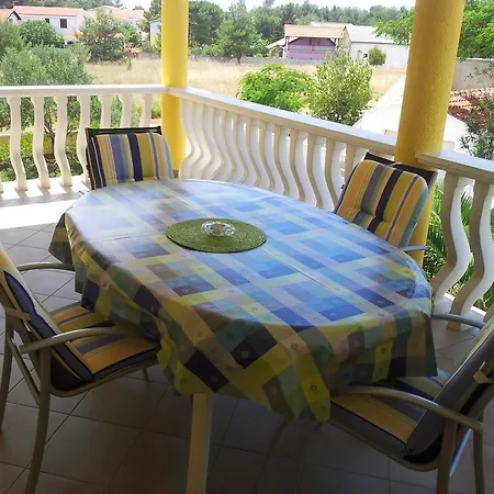 Apartman Ana Vir