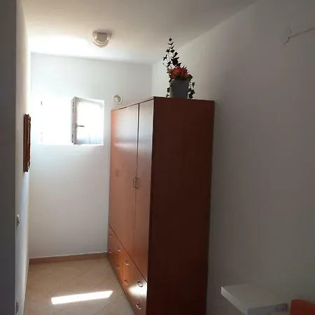 Ana Apartment *